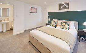 Host & Stay - Beach View